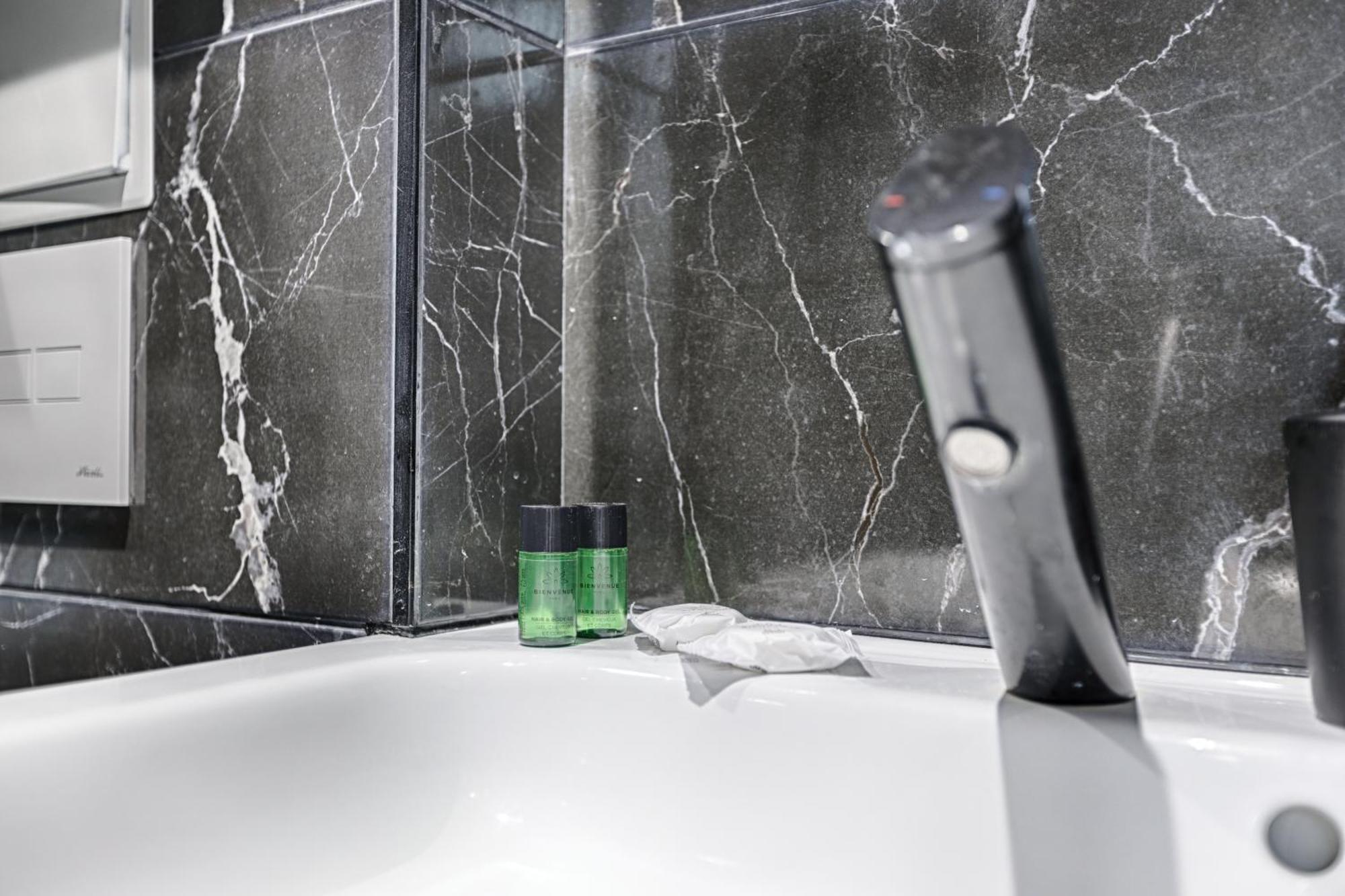 Mykeypers - Lovely Studio With Jacuzzi Paryż Zewnętrze zdjęcie
